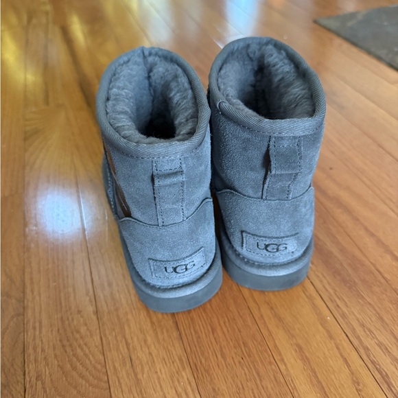UGG Charcoal Suede Short Boots - Picture 5 of 7